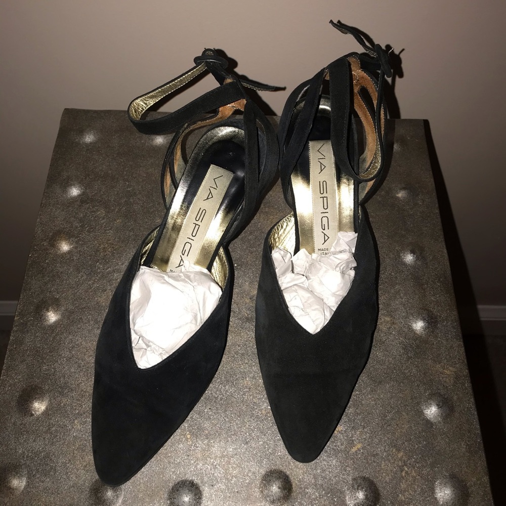 Via Spiga black suede ankle strap 3inch pump